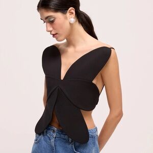 PIA DAISY - ICONIC FLORAL SHAPE CUTOUT TOP